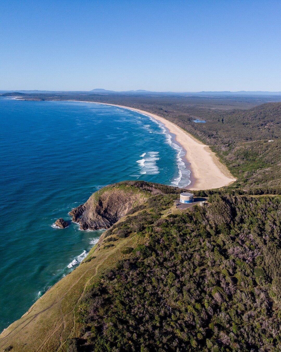 Happy new year everyone! Or have we decided that wishing a happy new year is like wishing good luck before you go on stage? Who volunteers to brainstorm the 2021 equivalent of break a leg? 🎆
📍 Crescent Head, NSW - #dunghutticountry