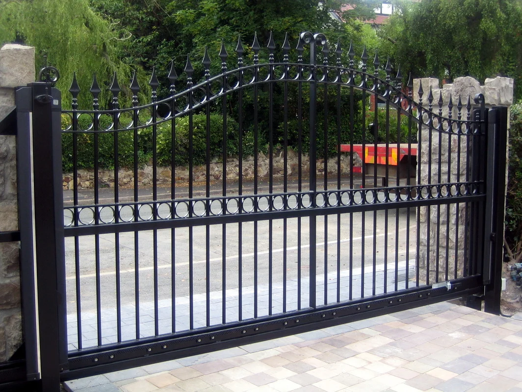 Gates3.jpg