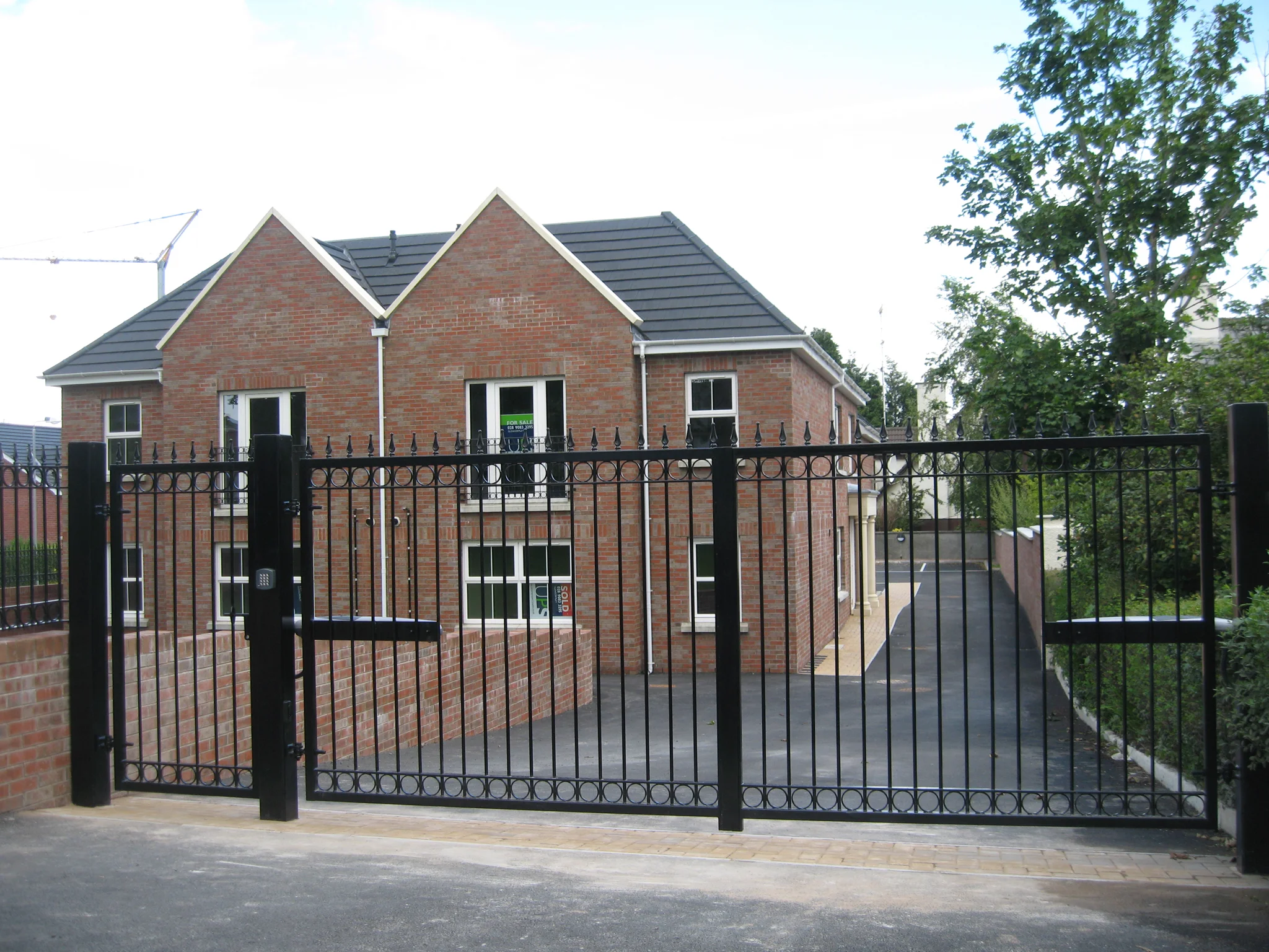 Metal Gates for Residential Properties - By Securequip (10).jpg