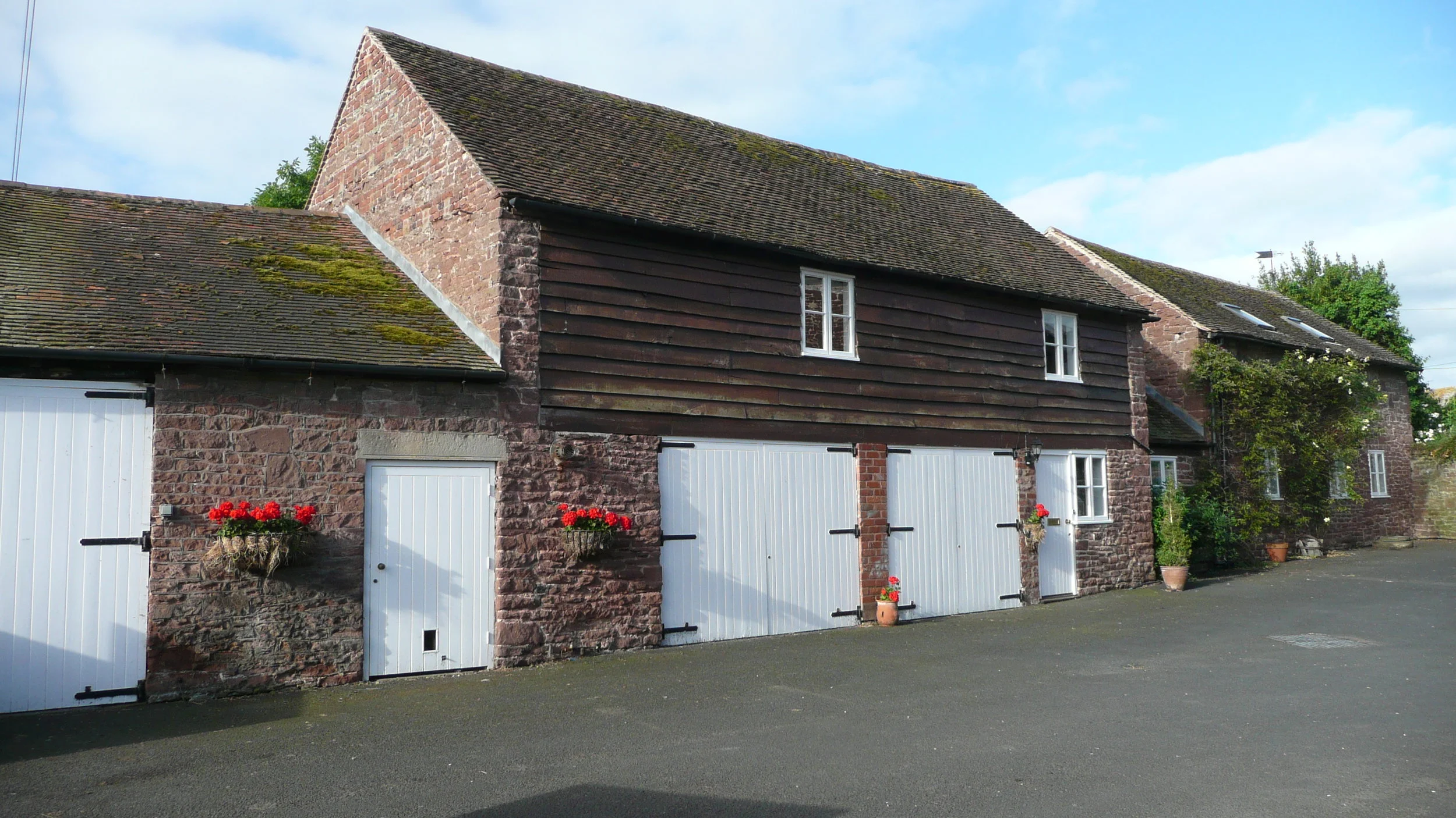 Coach house front 3 004.JPG