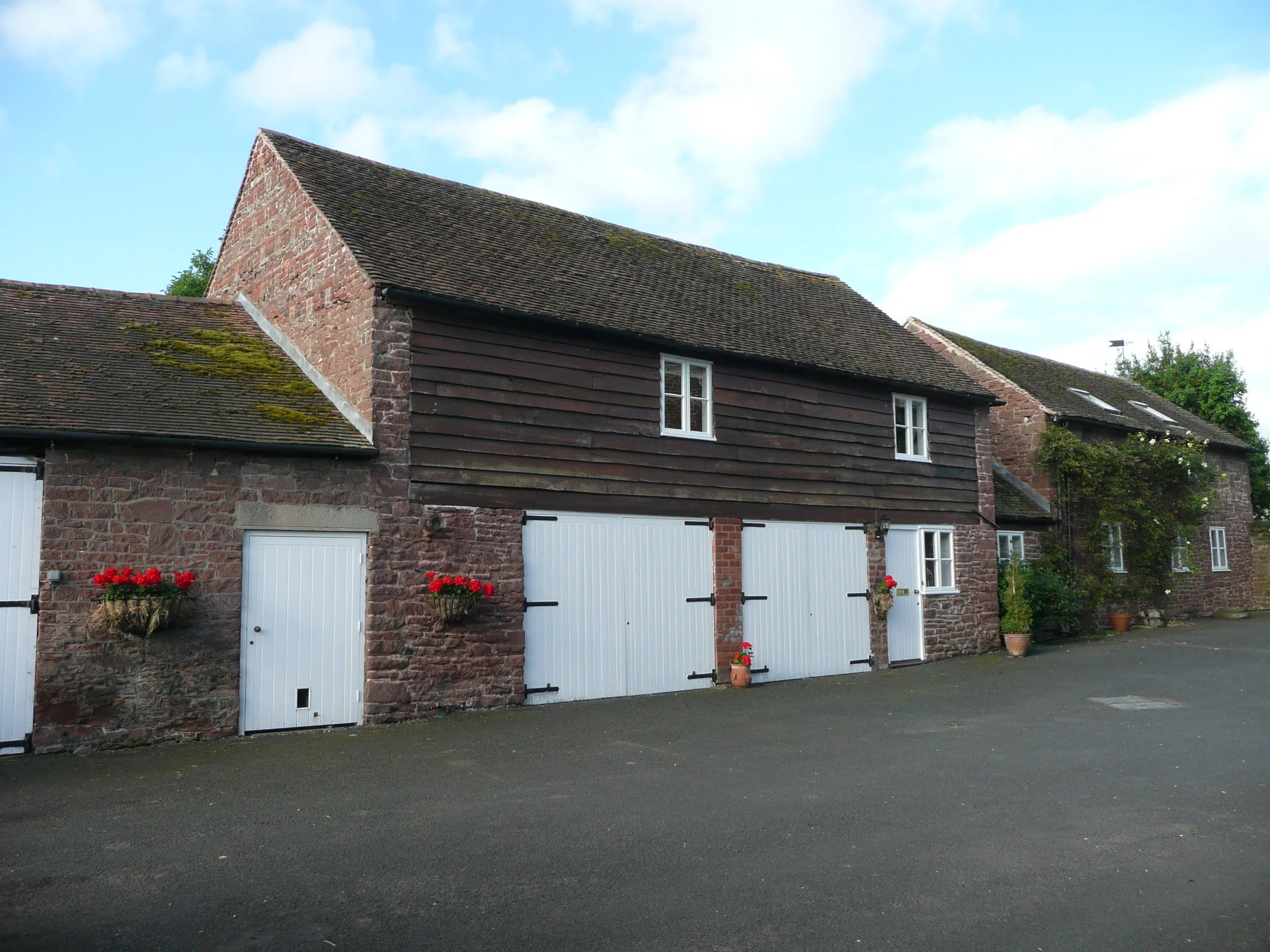 Coach house front 3 016.JPG