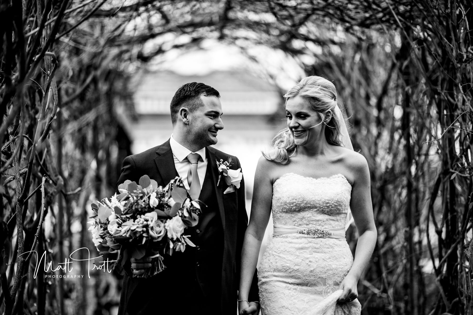 fantastic wedding photo from the old kent barn