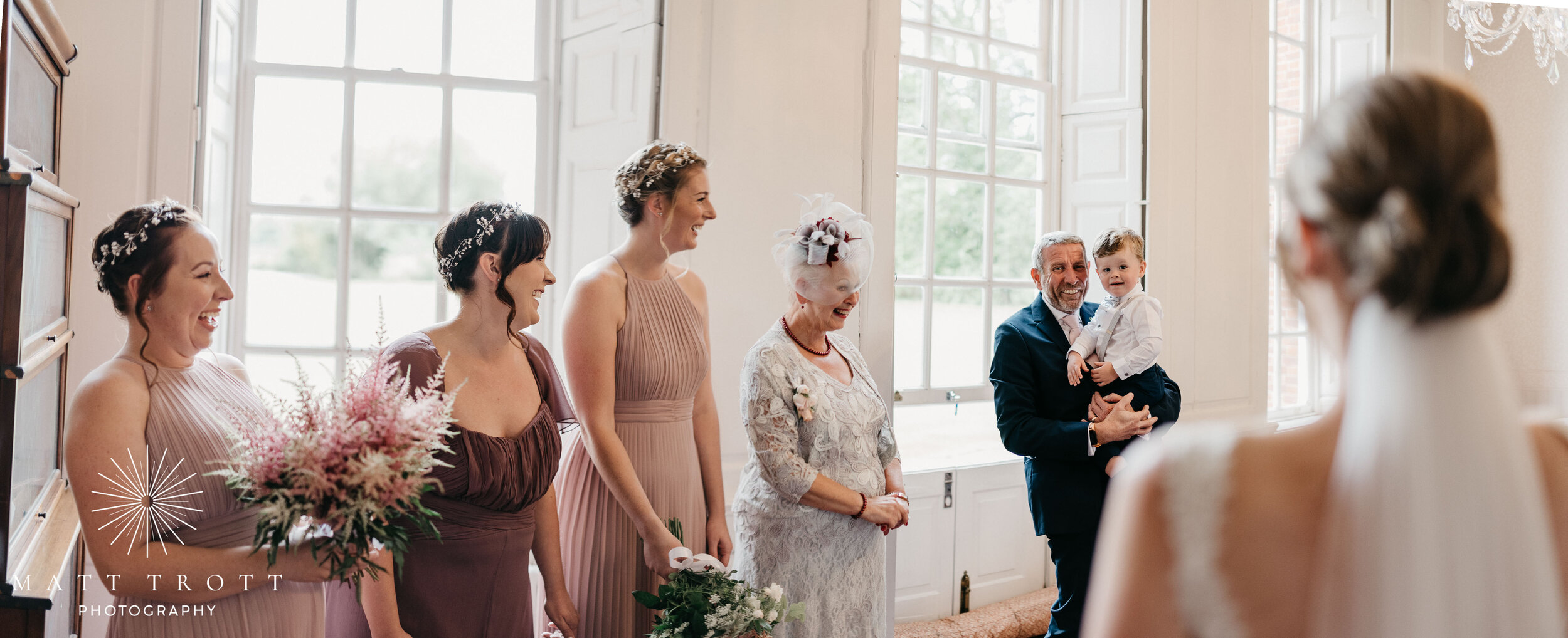 emotional dad sees his daughter in wedding dress for first time