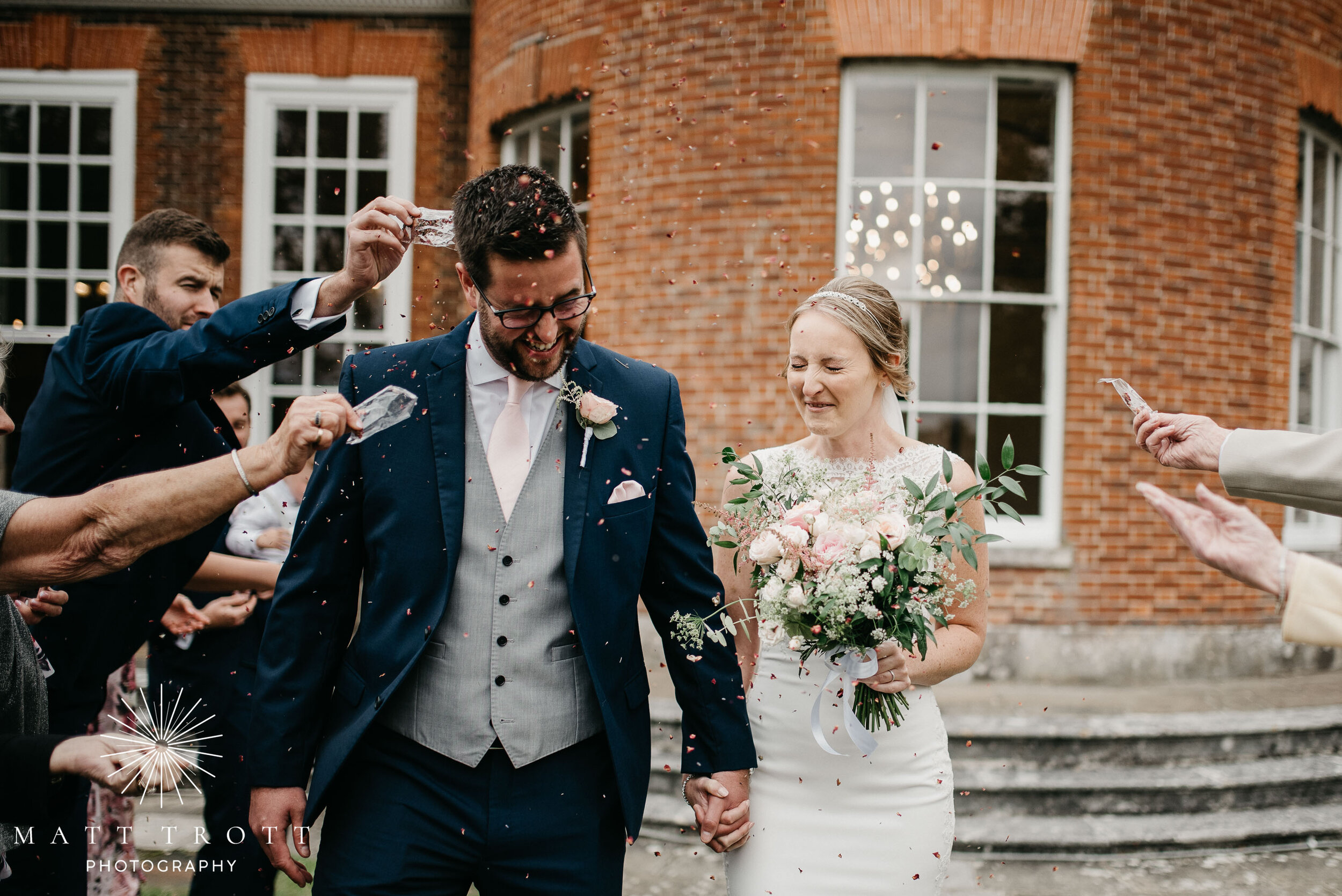 Confetti kent wedding at bradbourne house