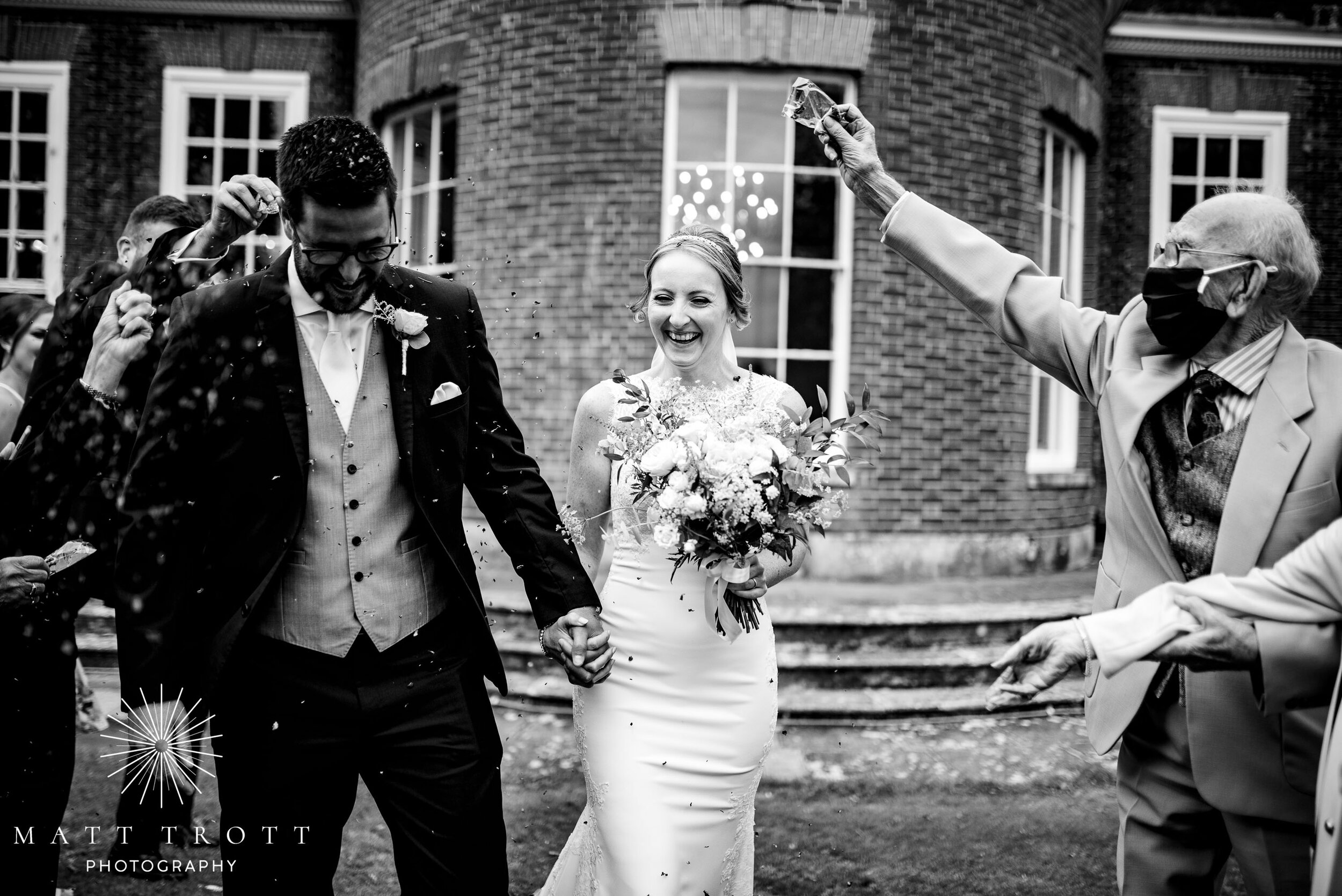 Confetti kent wedding at bradbourne house