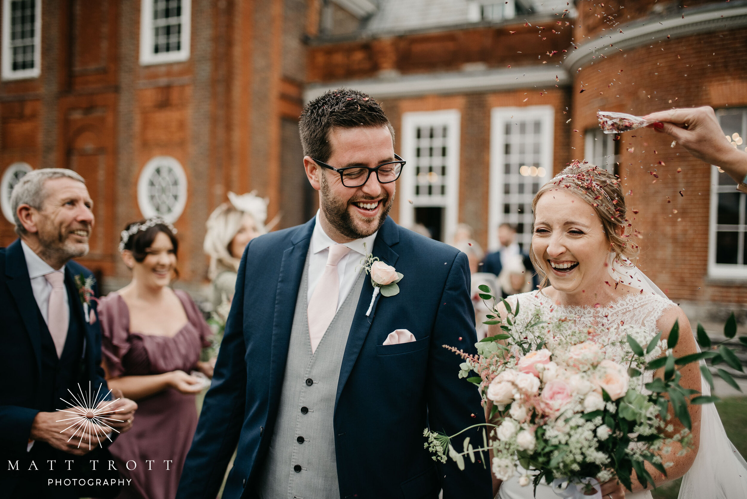 Confetti kent wedding at bradbourne house