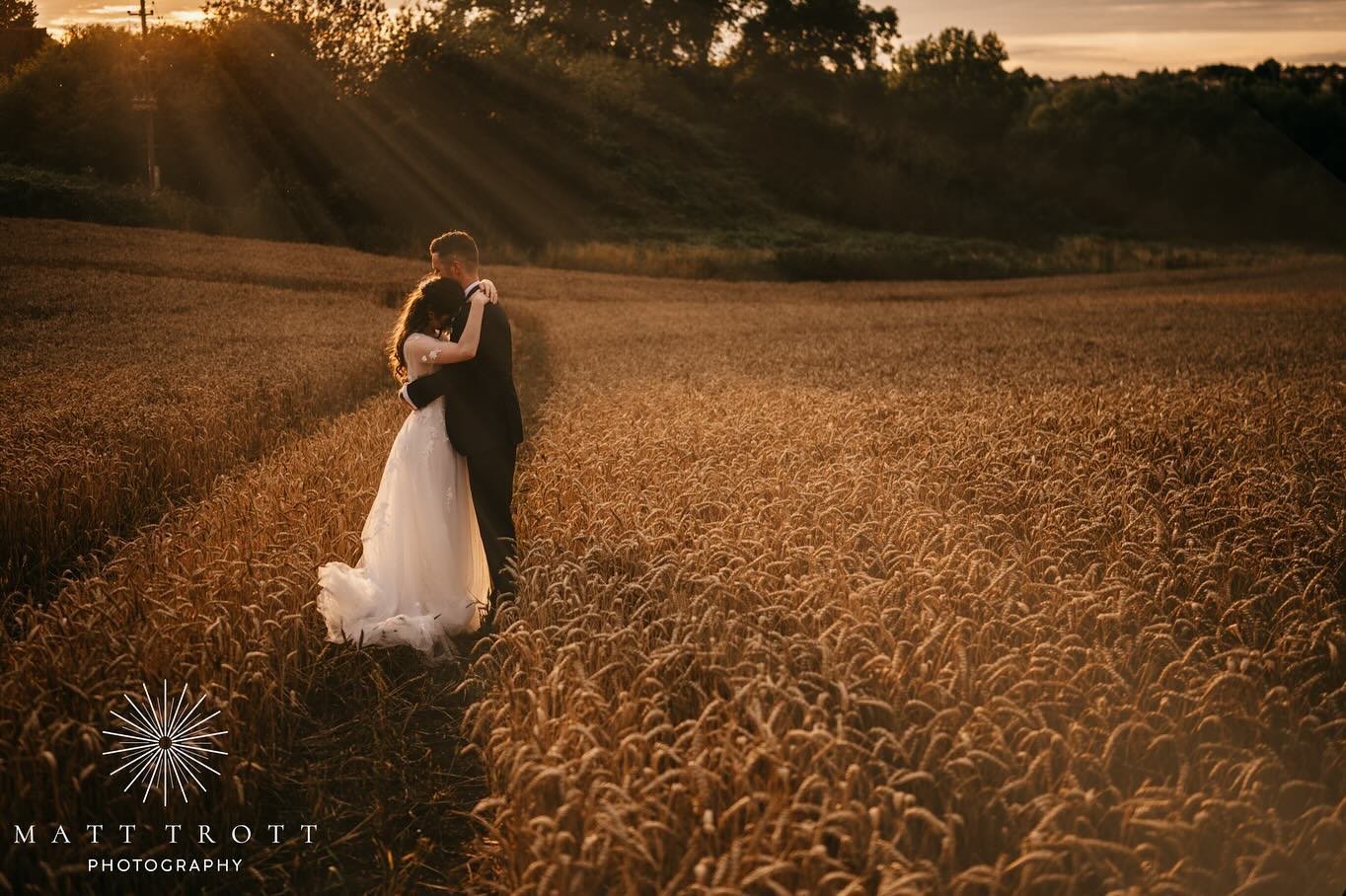 First time shooting at the orchard which is a stones throw from my house. A beautifully quaint setup and andrea and greg were superstars. As always it was super hard to pick just 10 and i'm loving seeing how the album is coming together. Thank you ag