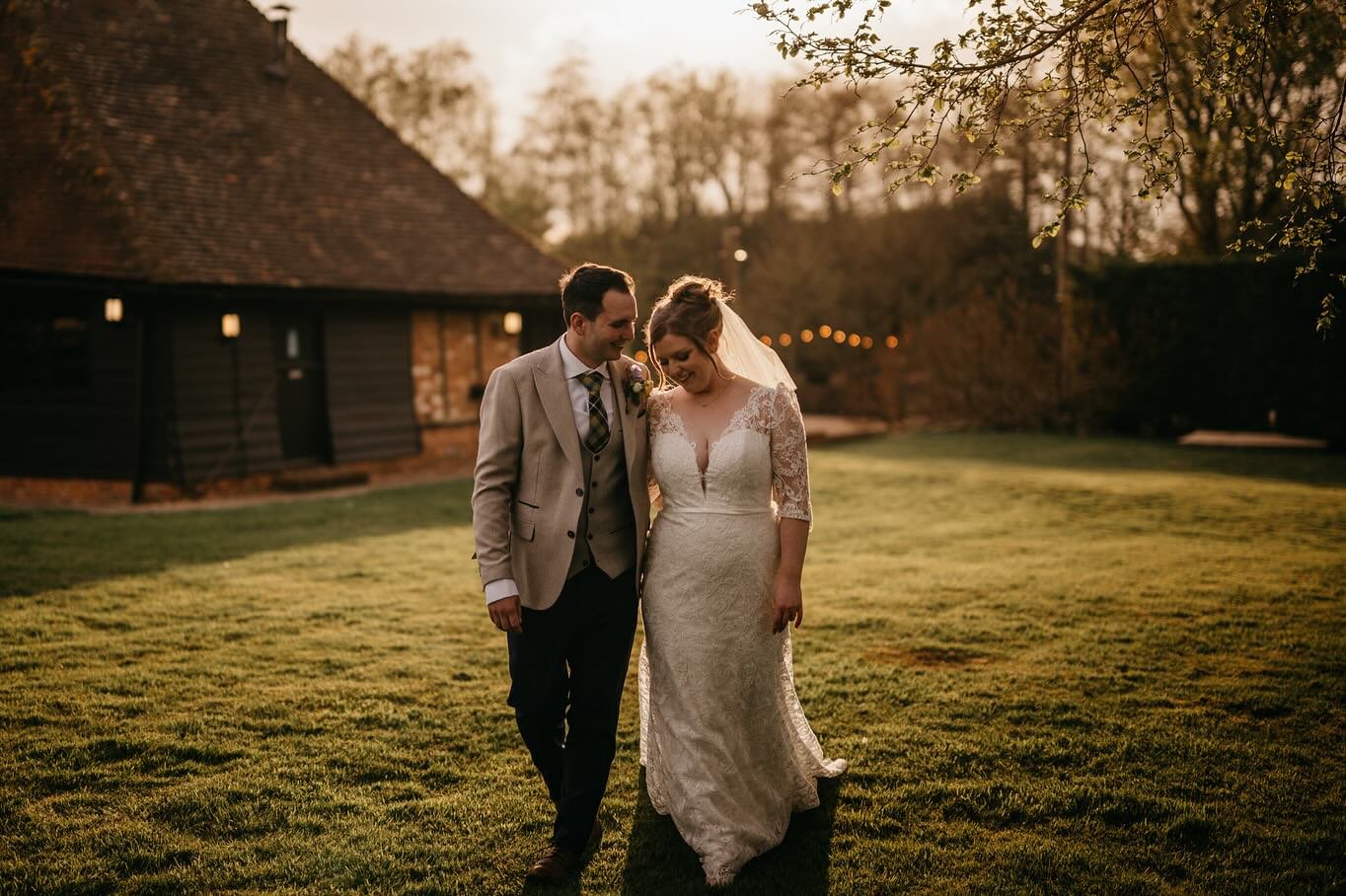 Celebrating the gorgeous day or Lauren and Josh at the effervescent The Old Kent Barn. Lauren's attention to detail was exquisite - I had the best day. Thank you guys

venue @theoldkentbarn 
Florist @chicwedsuk 
Cake @uniquecakecreationsuk 
Band @ele