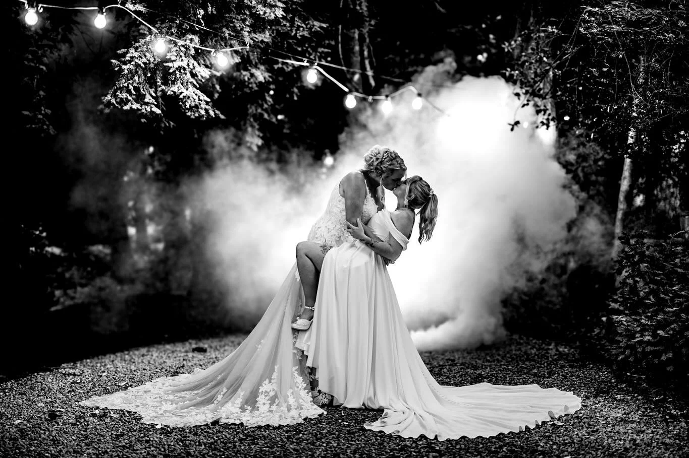 Jo and Rowans awesome day at the Ravenswood - I don't know if i have ever had so much crammed into one wedding, it was hot, it was busy and it was epic.  Pleasure working with James from ground films for the first time and a pleasure to be back at th