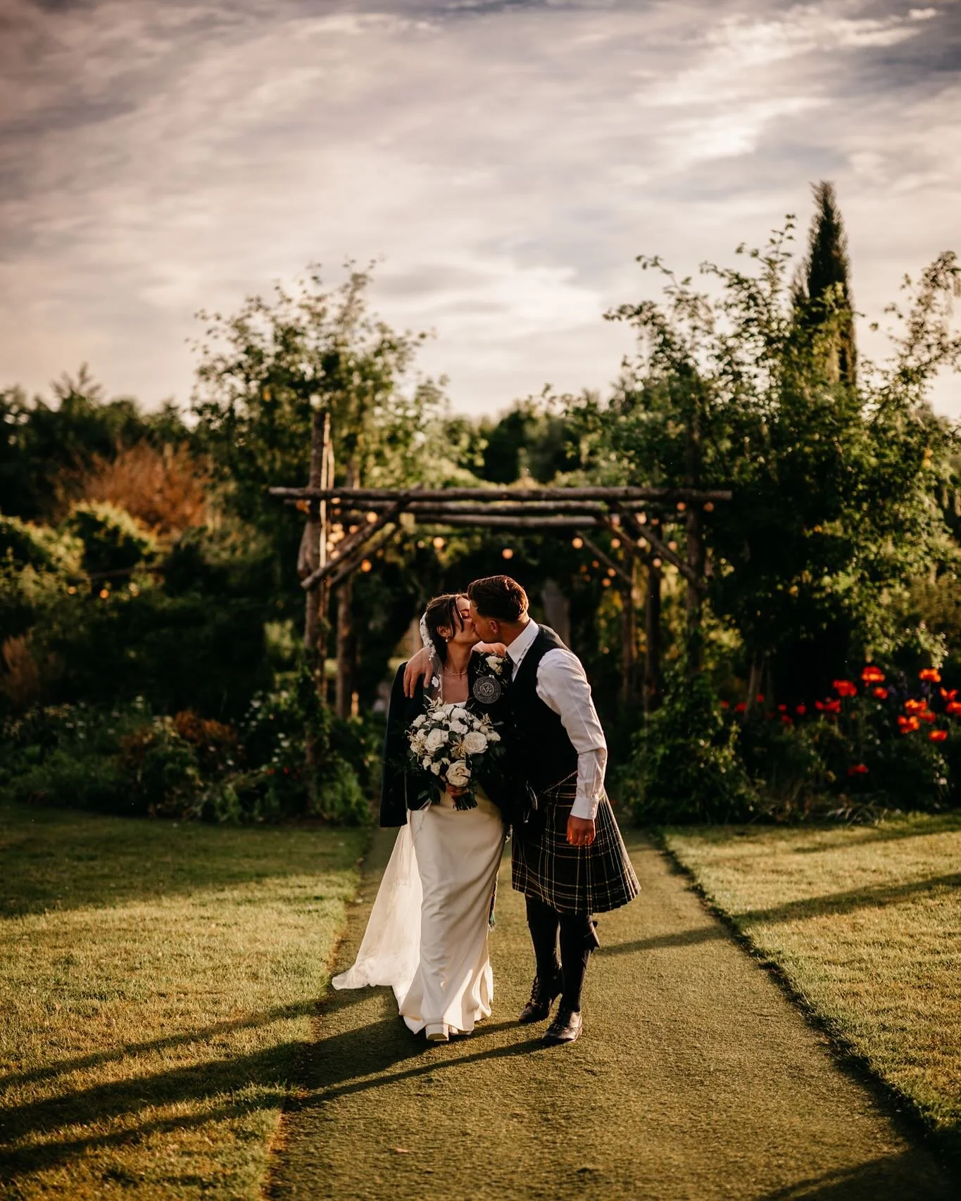 Matt Trott Photography - Bryony and Cameron's epic day at the stunning gardens - it never disappoints there, especially when you get an awesome couple, beautiful scenery and brilliant blue skies - love it

Video: @keanboothweddingfilms 
Flowers/Decor