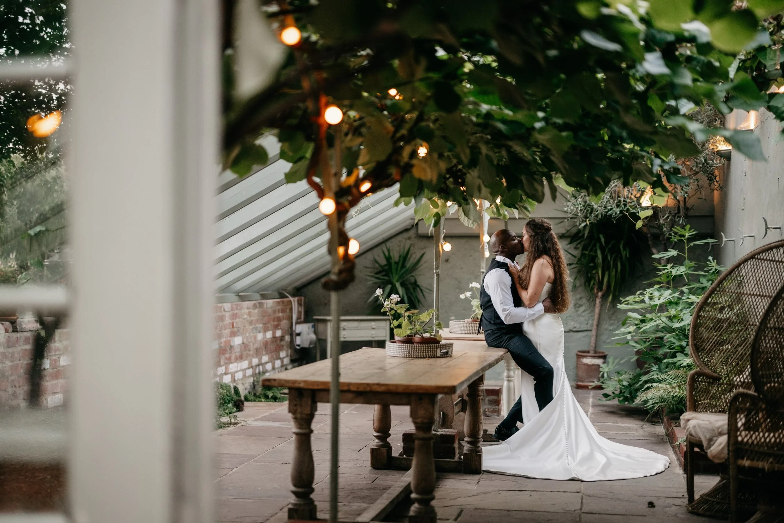 Congratulations Nick and Rosie. Beautiful wedding yesterday at the quintessential english venue secretgarden. Perfect place for an American/English wedding.