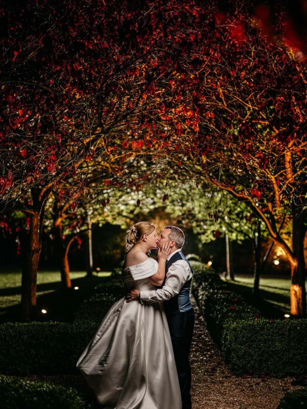 Congratulations Emily and Dave on your wedding yesterday at the beautiful secret garden. Always a little extra pressure when your client is also a wedding photographer