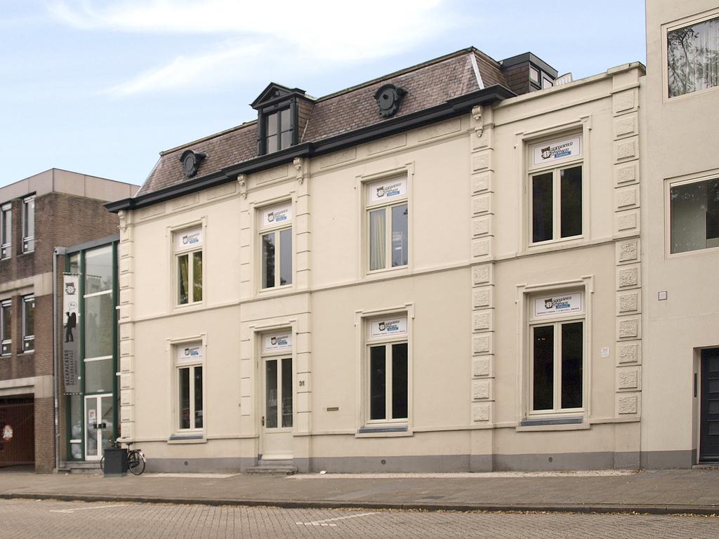 3BE (De locatie van het Freestyle Voetbal Weekend 2019): http://www.3be.nl/