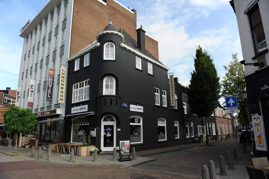 Budget Hotel de Zwaan: http://www.budgethotel.nl/