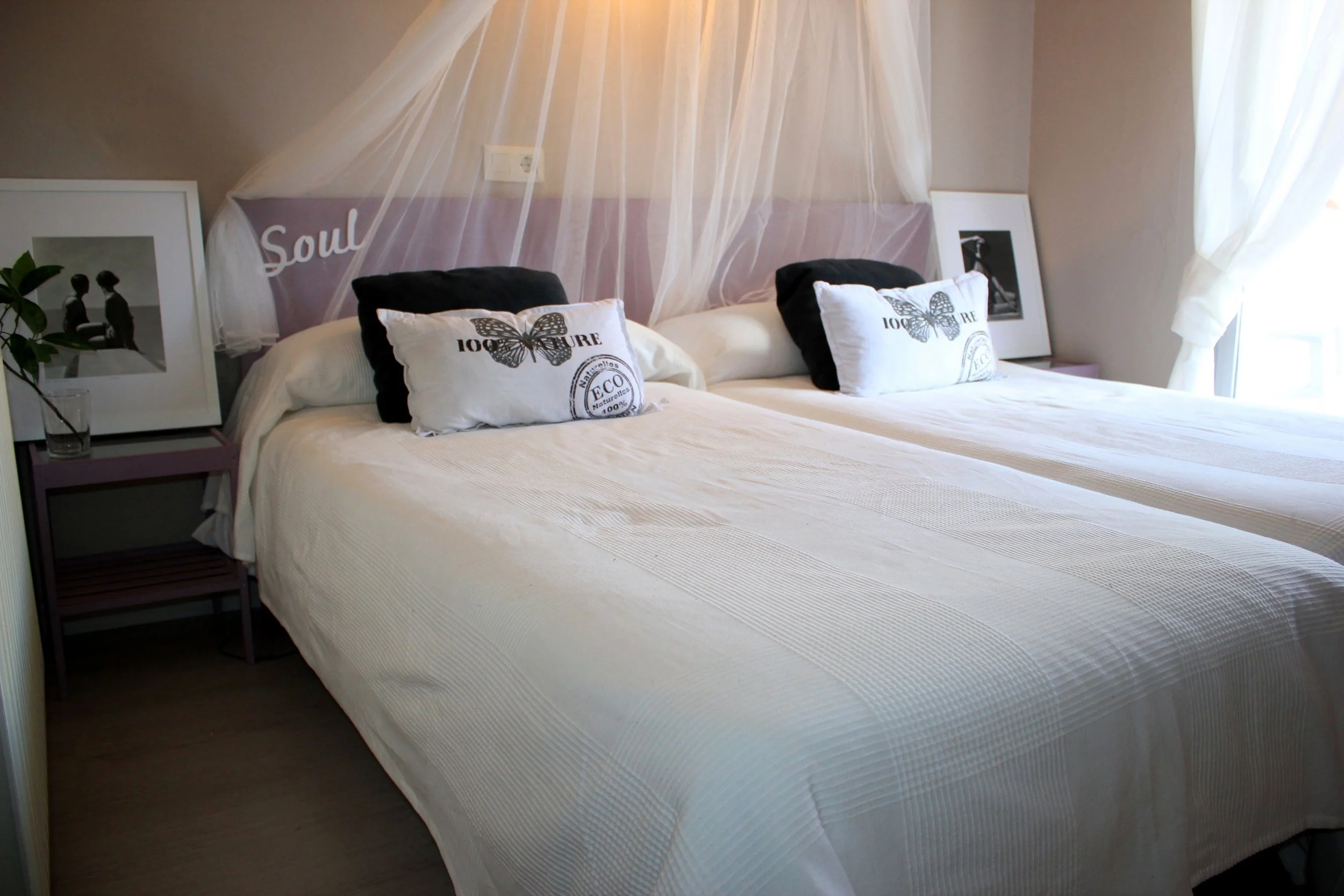  Habitaciones de 2, 3 y 4 plazas  Todas las habitaciones tienen baño privado    