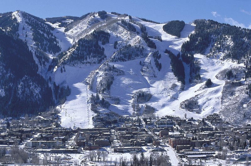 aspen_town_mountain.jpg