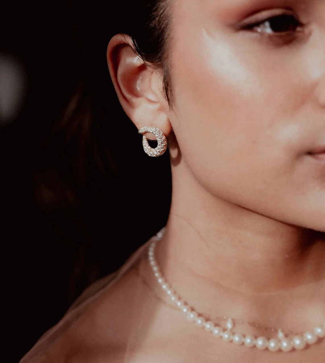 F O R  S A L E 👉Elevate your everyday with our swirl 18ct yellow gold and diamond stud earrings&mdash;the timeless pair you&rsquo;ll reach for again and again.

Simply elegant 👸 | Seamlessly from day to night 👌

💎 Price on request. 

#diamond #di