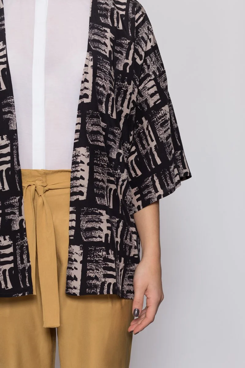 Mono Silk Kimono by AH/OK, photography by Claudia Zalla