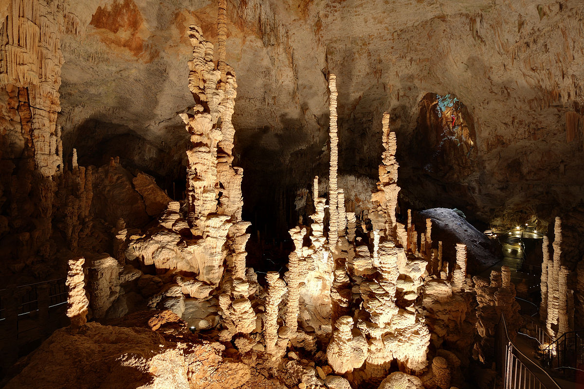 CampingLeChamadou-sudardeche-4etoiles-ardeche-patrimoinenaturel-lavendorgnac2.jpg