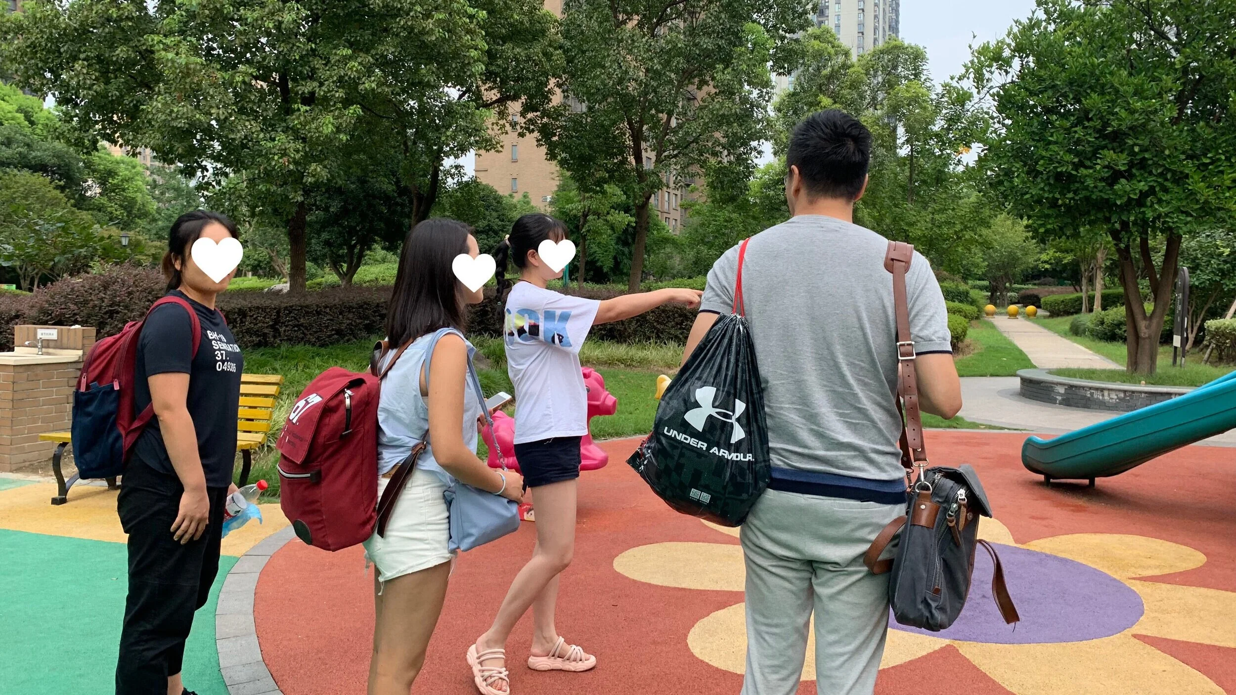  實際進入使用者日常生活的社區空間 