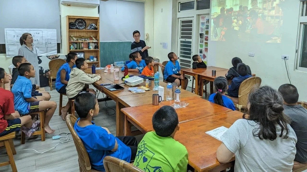 與地方孩童進行共創課堂