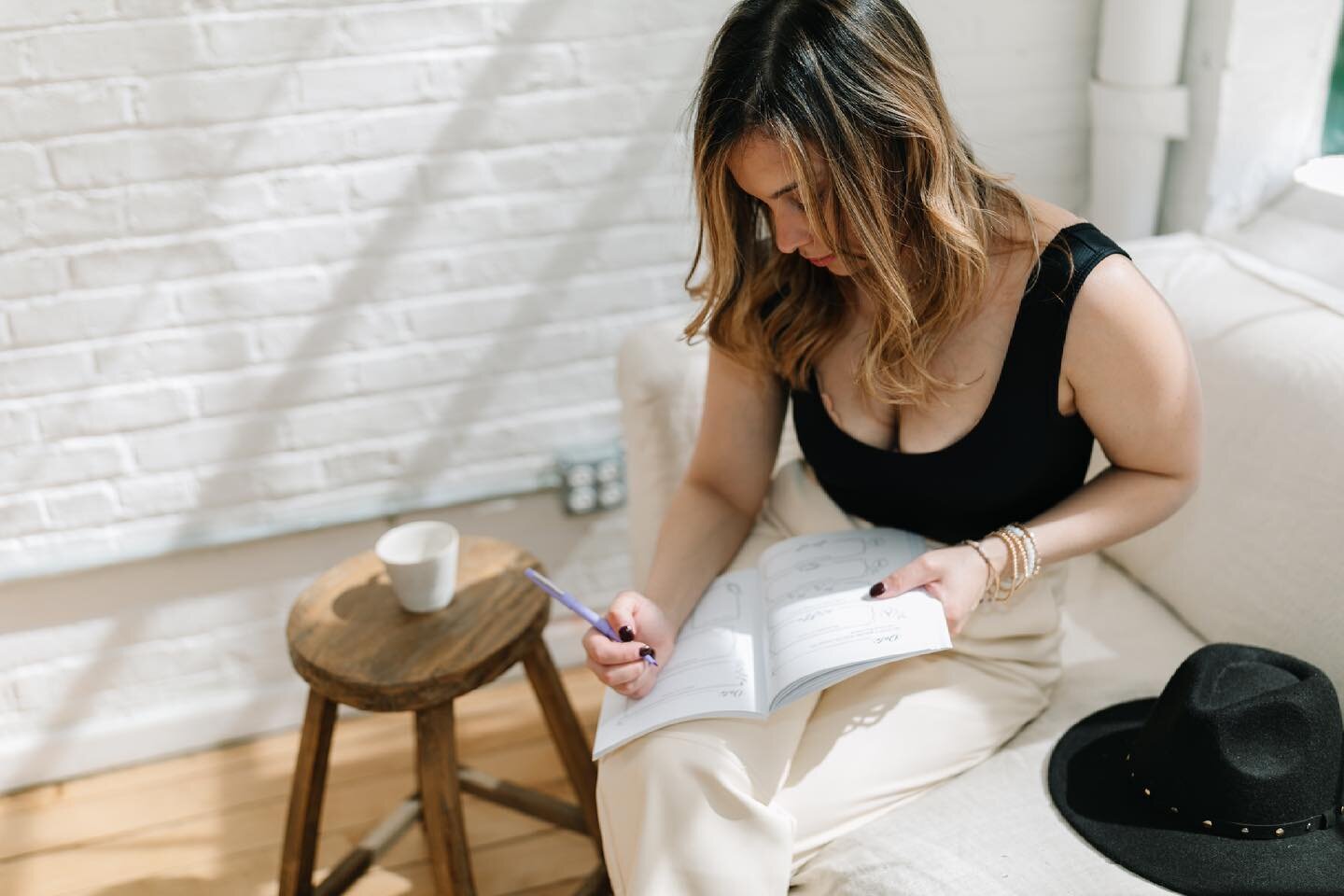 Do you keep a journal?

If you don&rsquo;t, I get it. I never used to. But it&rsquo;s the best brain exercise, especially for a busy mom like myself. My life is constantly on the go, so keeping a journal helps me sort through the fog.

I also found t