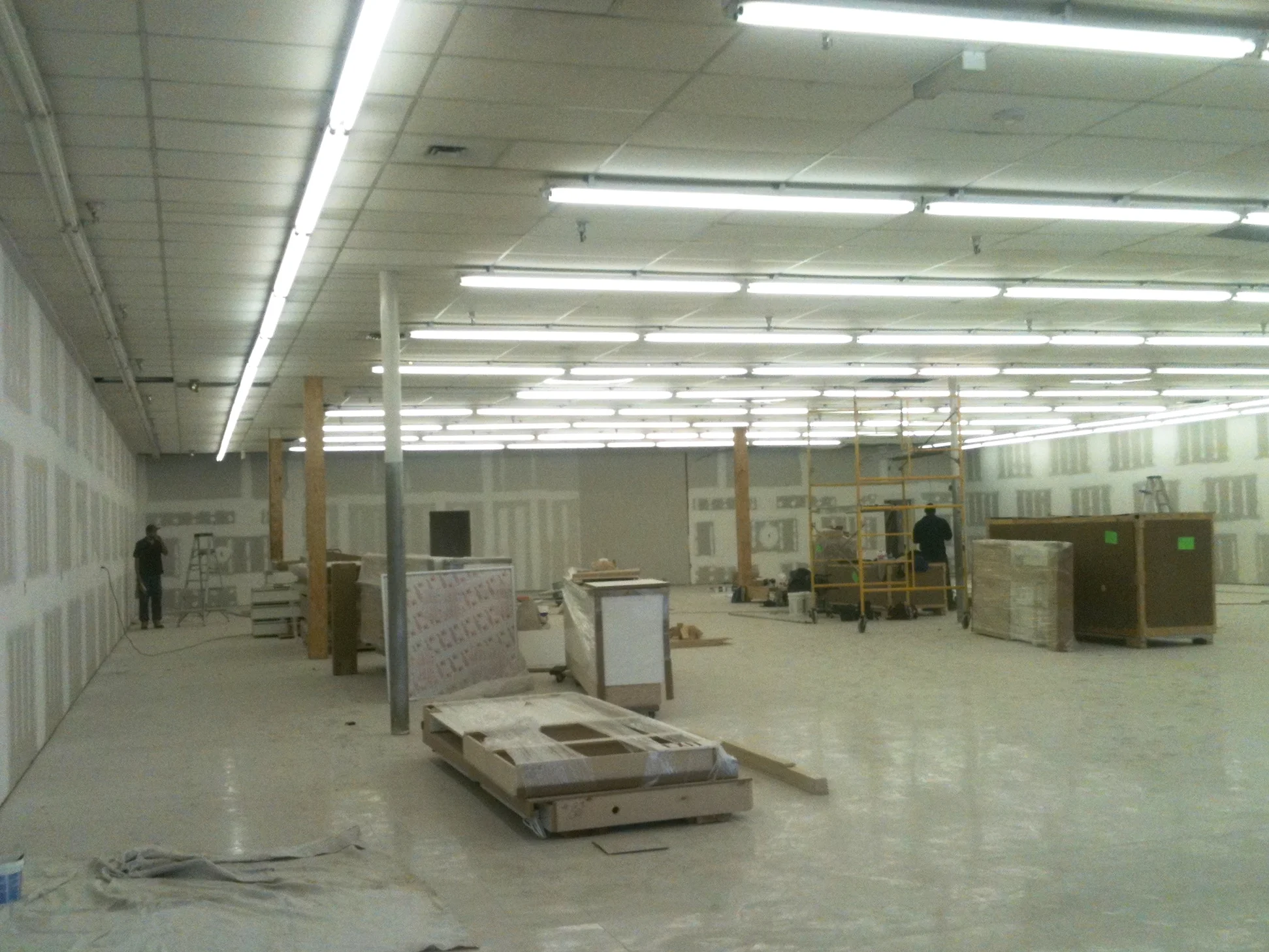  Big box retailer build-out 