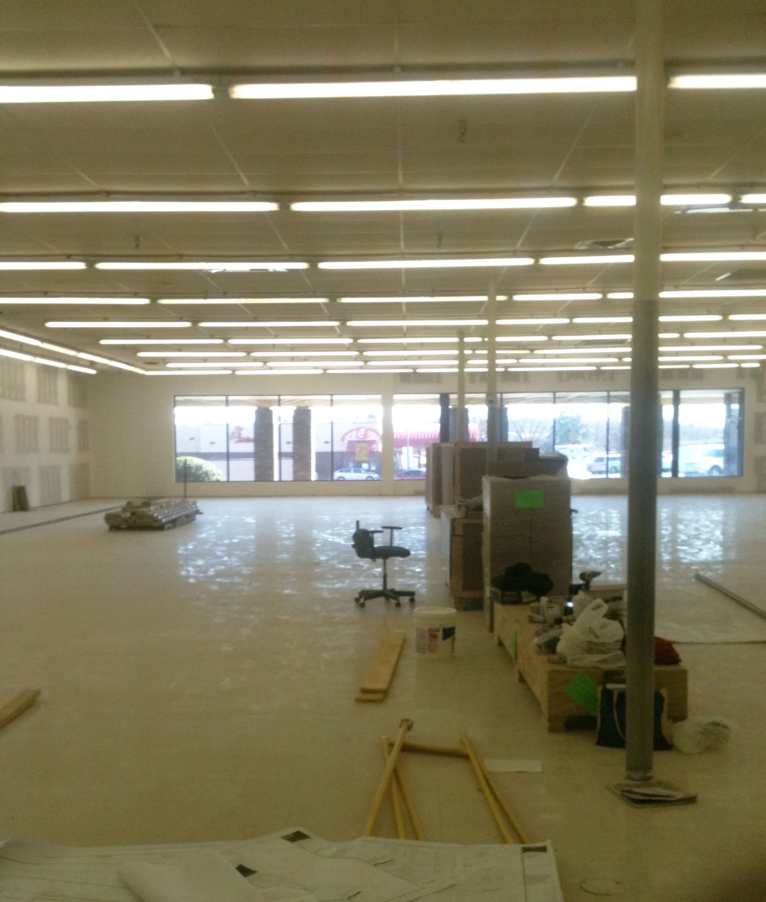  Big box retailer build-out 