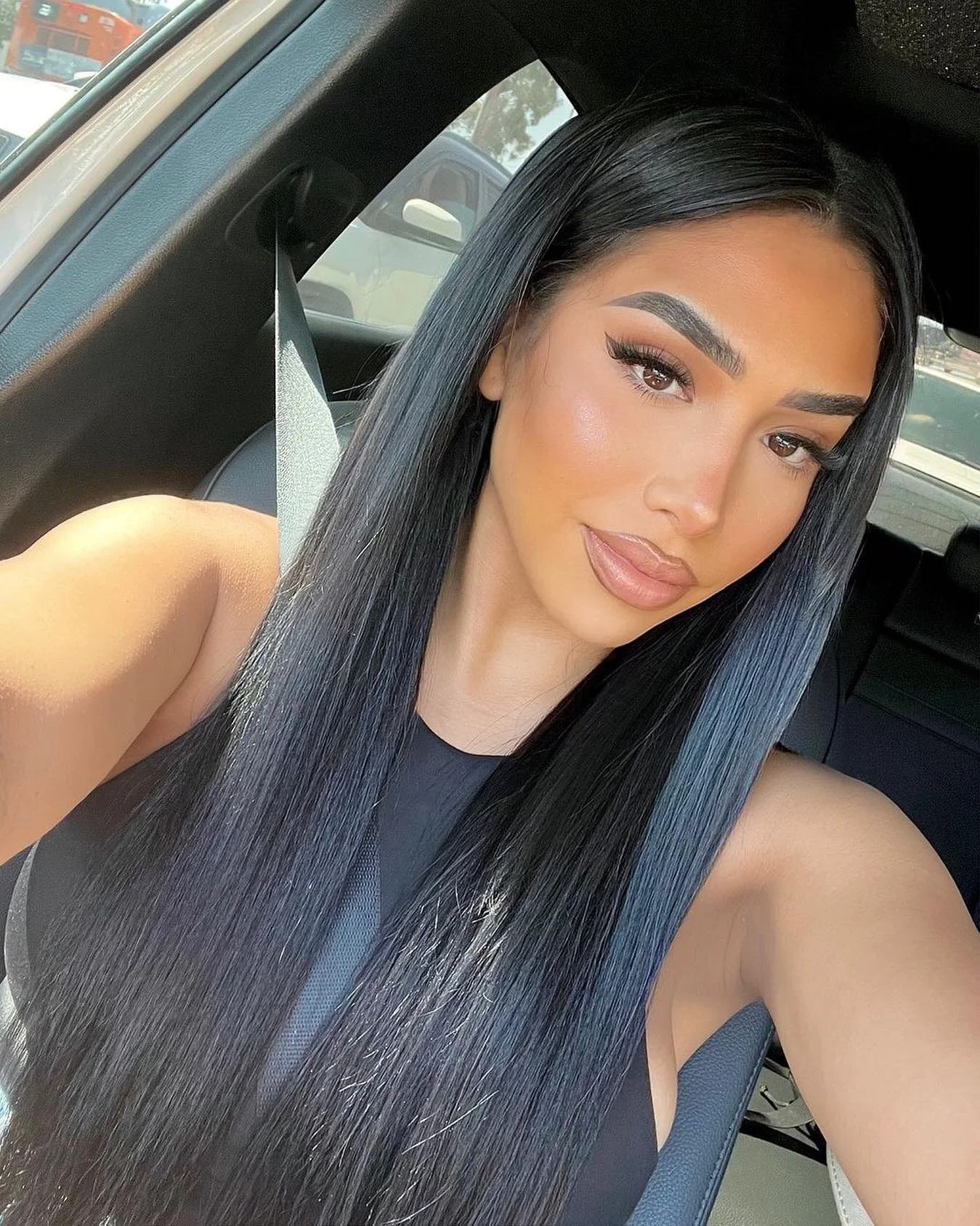 Boo Thing, Dream Girl @moreliadelahoya 😘
⠀⠀⠀⠀⠀⠀⠀⠀⠀
House hottie @moreliadelahoya 🔥wearing Silky Straight Clip Ons 22&rdquo; ⚡️