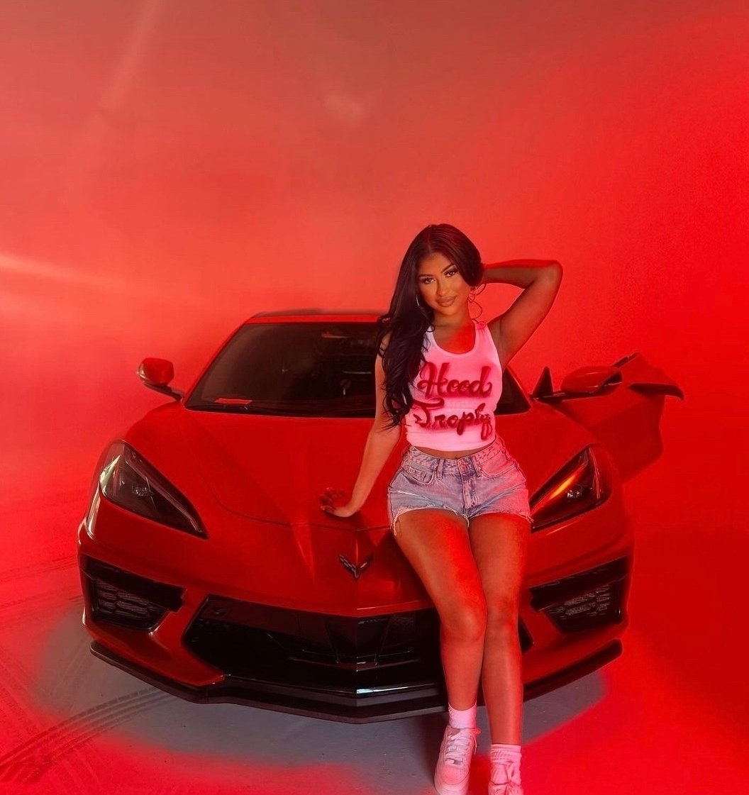 Red Hot 🔥

House hottie @ximenaaarojasss🔥wearing Eve 7pc Clip Ons 22&rdquo; in color 1B ⚡