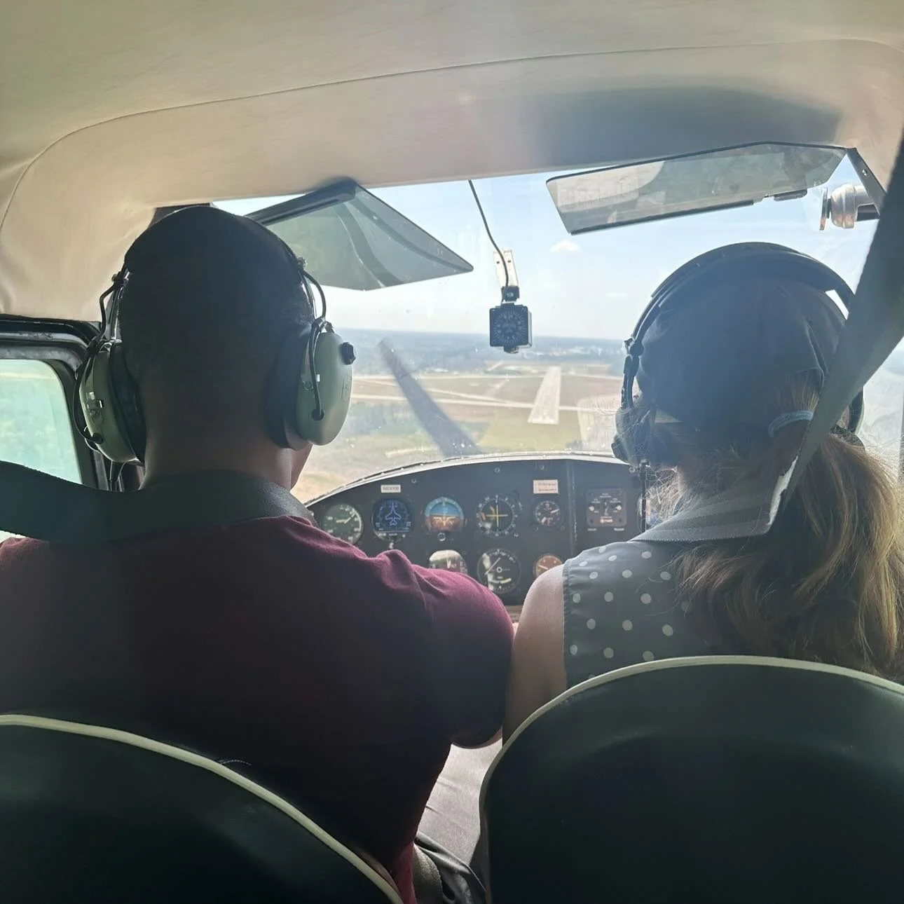 Cleared to land.
Our instructors deliver exceptional training, designed not just to help you meet the minimums, but to help you excel above and beyond.  Step into the cockpit with us and experience the difference. 
.
#hansenaviation #learntofly #flig