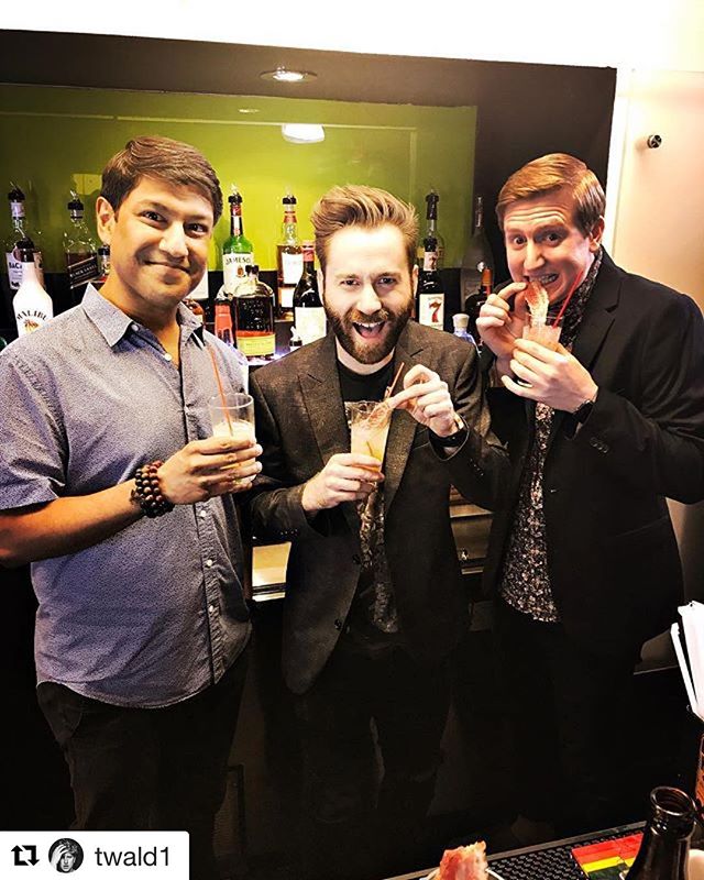 IF YOU WANT TO LEARN TO MAKE A DRINK WITH BACON AND LIKE @groundhogdaybwy , watch this!! #Repost @twald1 (@get_repost)
・・・
Had a blast filming with @michaelfatica and @vishgram for @broadwaybartender 🍸🥂🍹#BroadwayBartender #GroundhogDayBway #🍸