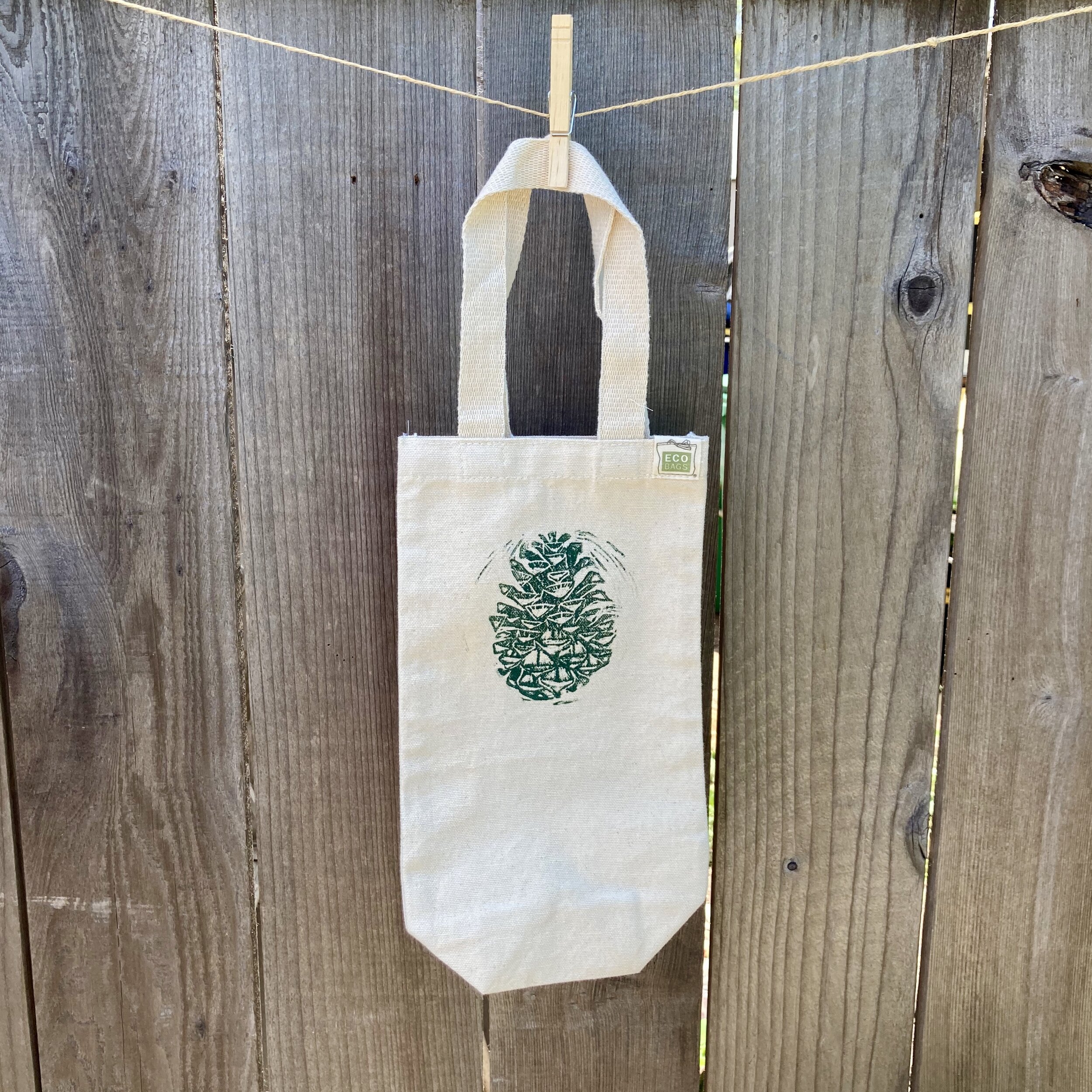 Pine Cone Wine Bag