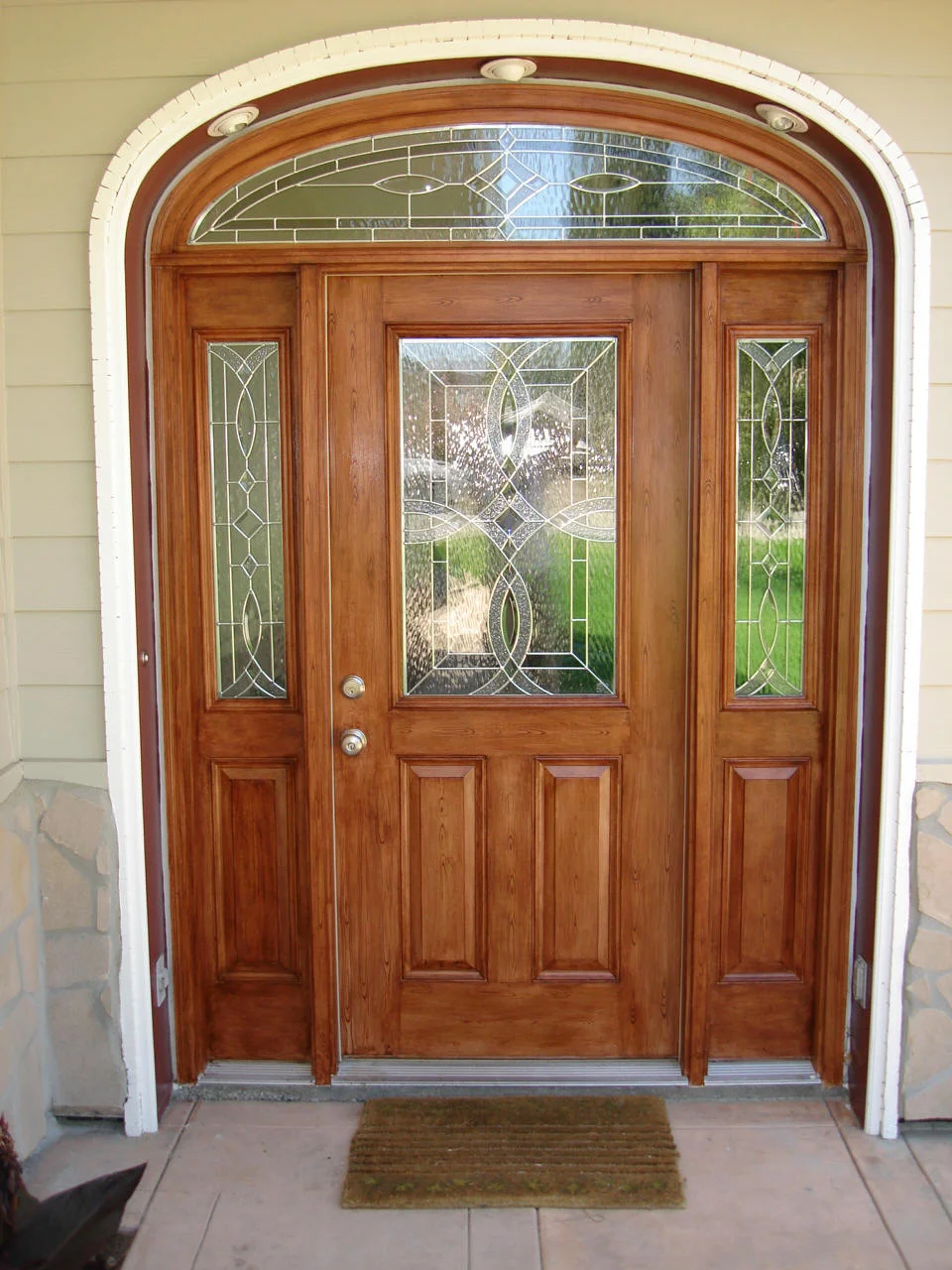 Red_Alderwood_door.jpg