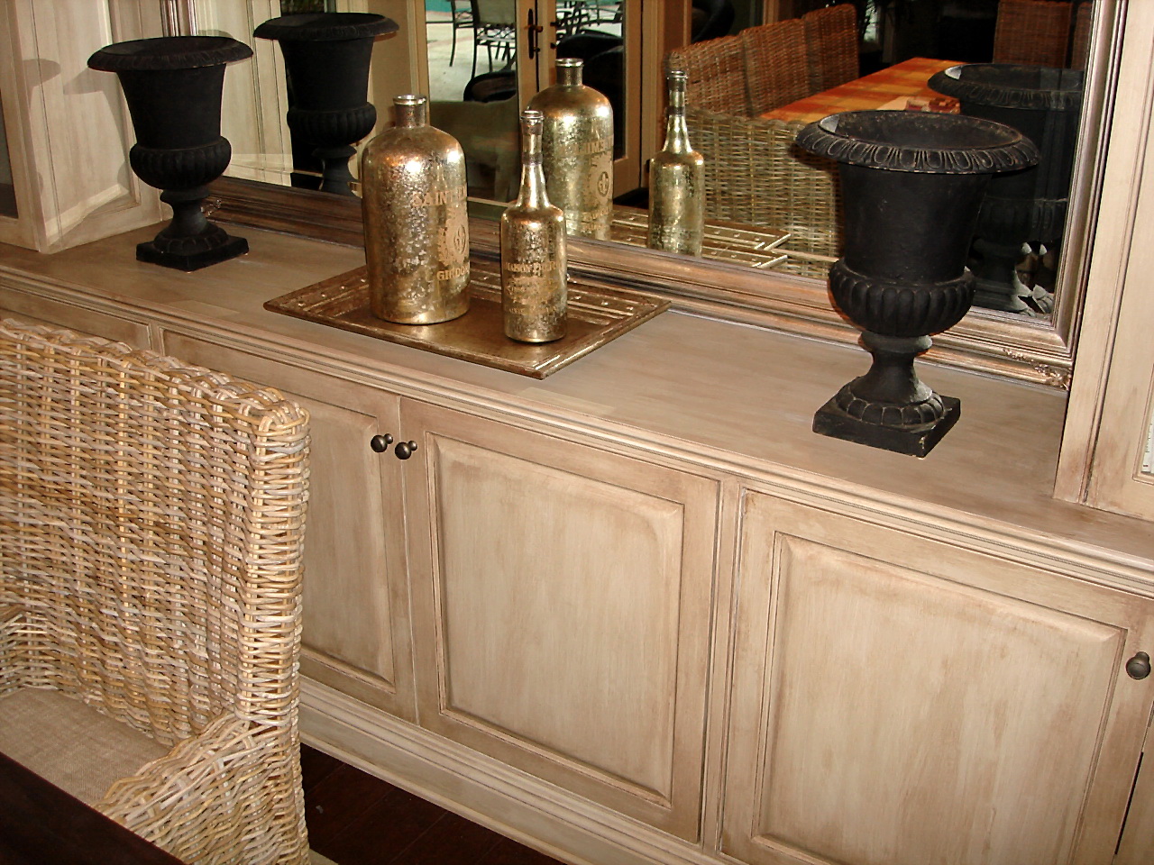 GreyCottagepaintBuiltIn2.jpg