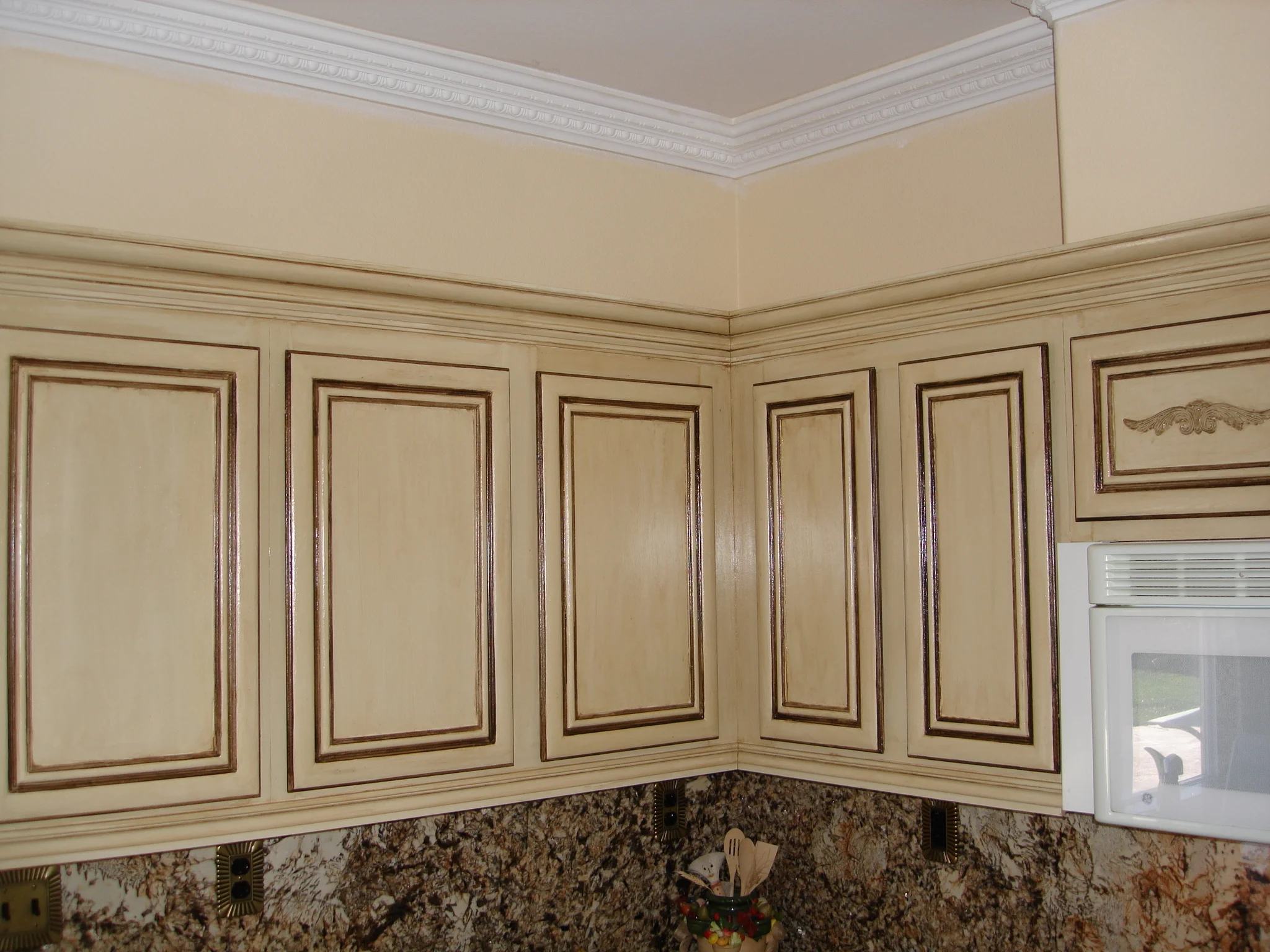Teastained_kitchen_cabinets2.jpg