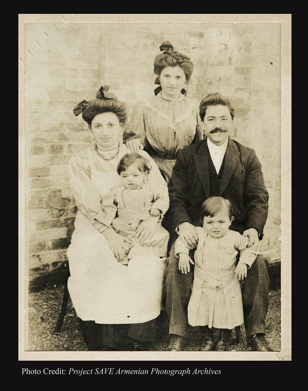 Portrait of Mardiros Der Sarkis Tashjian and family, Manoushag, Harry, George, unidentified woman. (Photo Credit: Project SAVE Armenian Photograph Archives) 