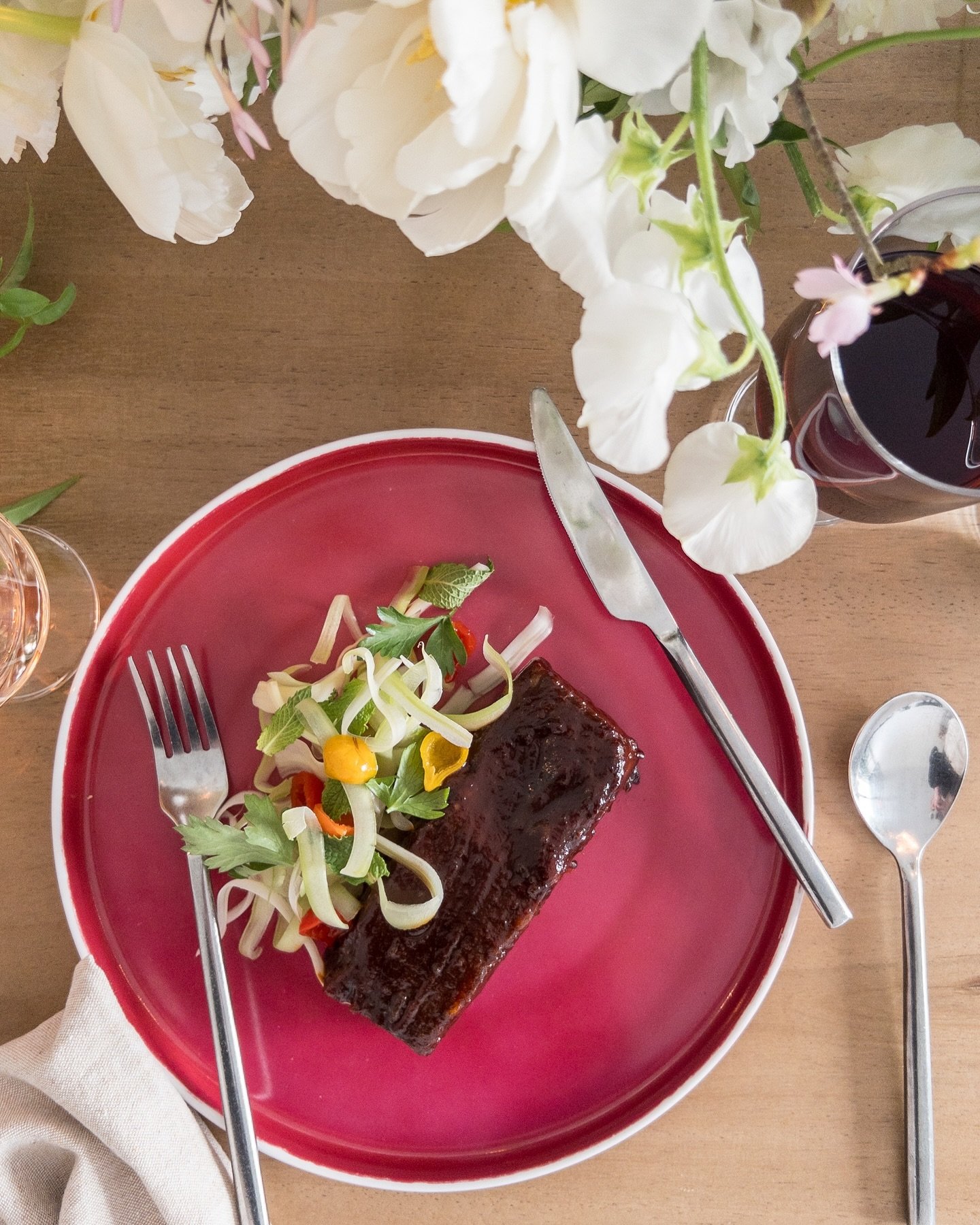 Braised Short Ribs, the perfect pairing for crisp Autumn nights. 

#nyccatering #brooklyncatering #nycevent #wheresthebeef