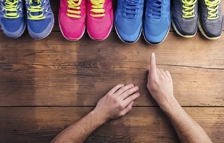 38906006_S_Shoes_Lace_color shoes_Hand_Pick a shoe.jpg