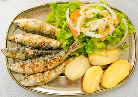 30145960_S_sardines_pototoes_calcium_omegas_healthy.jpg