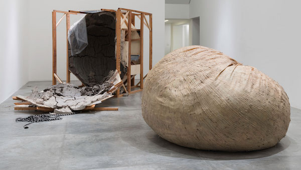 Blind Spot, 2013, Sculpture and mold installation view Casa Triângulo, São Paulo, Brazil