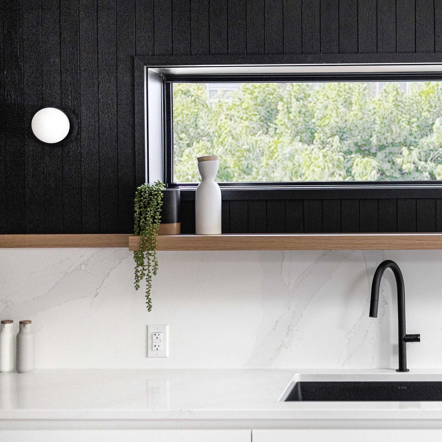 👉🏼👉🏼🫶🏼👈🏼👈🏼 
Swipey swipe swipe to get the full picture of this absolutely perfect kitchen sink at #melloprojectstonebridge