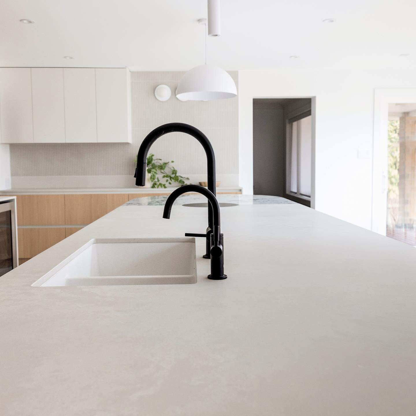 Our favourite quartz countertop by @caesarstoneca is Cloudburst Concrete. We always come back to it. It&rsquo;s gentle but a little bit edgey. It&rsquo;s soft without being boring and it&rsquo;s bright without being jarring. All the right kinds of Me