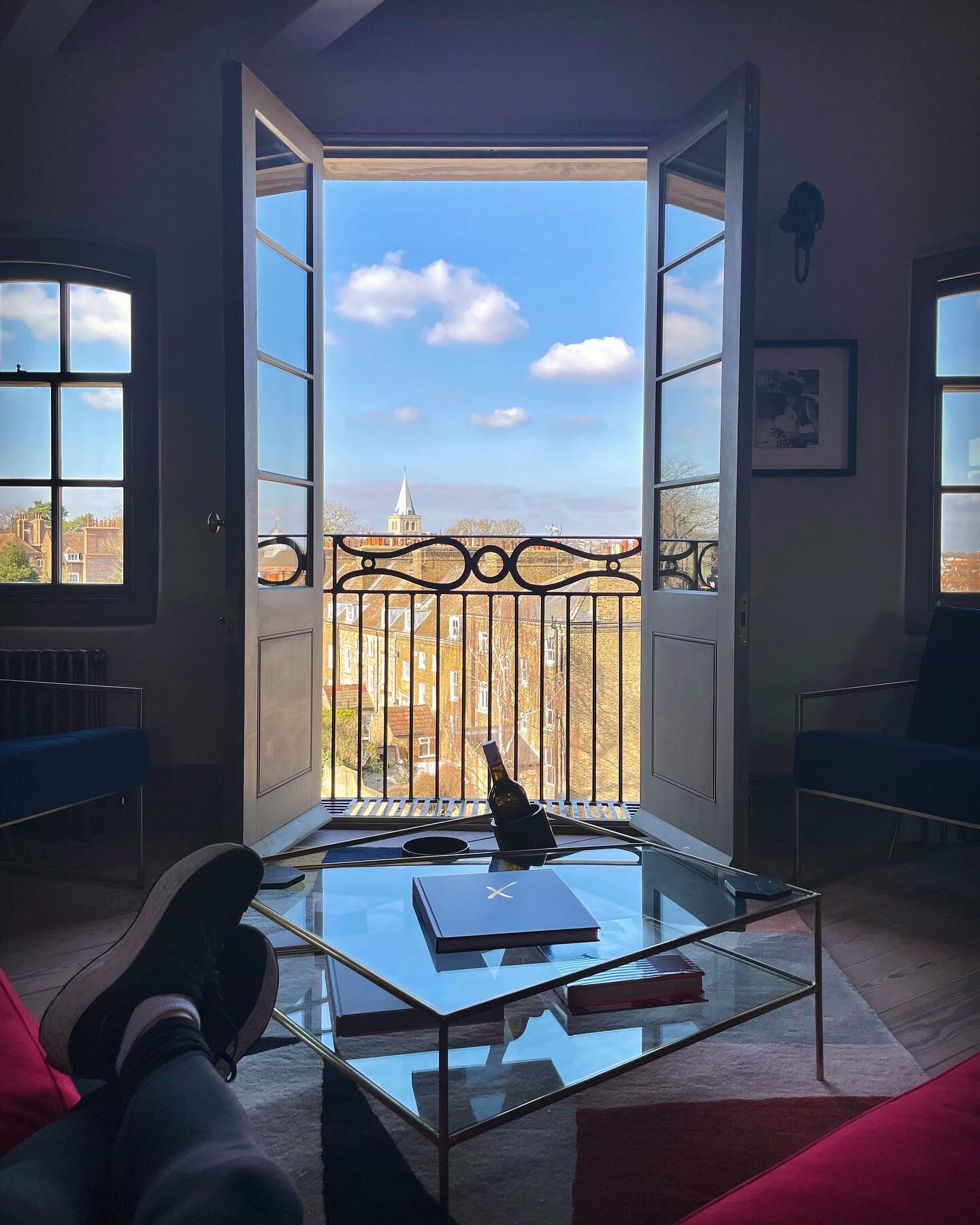 Gorgeous spring-like afternoon. 🥰 The @towerofcreativity cathedral views were stunning today. Bring on the sunshine!
-
#brewery #uniquehomes #rochesteruk #rochesterkent #design #designinspiration #interiordesign #interiorstyle #interiordesigntrends 