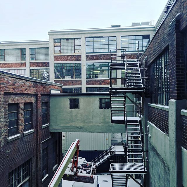 Back to work today! Snow is back as well... #snow #montreal #holidays #backtowork #gamedevlife #iwanttogobackonholiday #ratloopcanada #canada