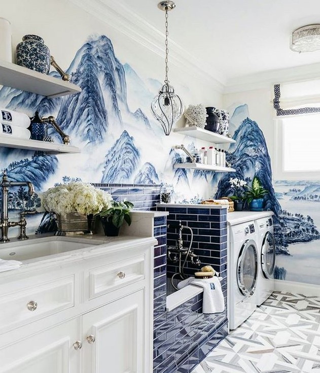 another example of exquisite de gournay wallpaper in this design by Dina Bandman. (Image @dinabandmaninteriors ) in the 2017 San Francisco Decorator Showcase .
