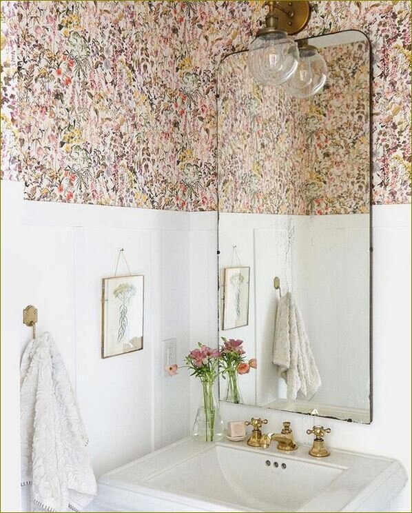 powder room close up.JPG