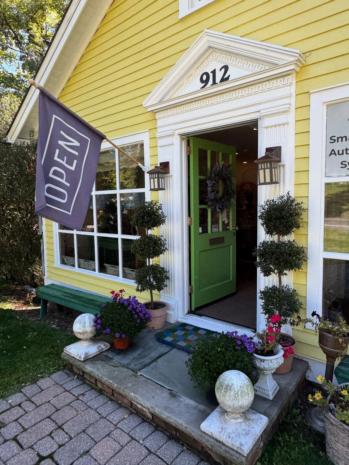 Nothing better than spending a day with a dear friend @kuikenk and visiting another dear @susanbrierlybush at her @big.green.barn !!! Friends Susan has the most gorgeous and unique treasures! Her store is located at 912 Mt. Kemble Road in Morristown 