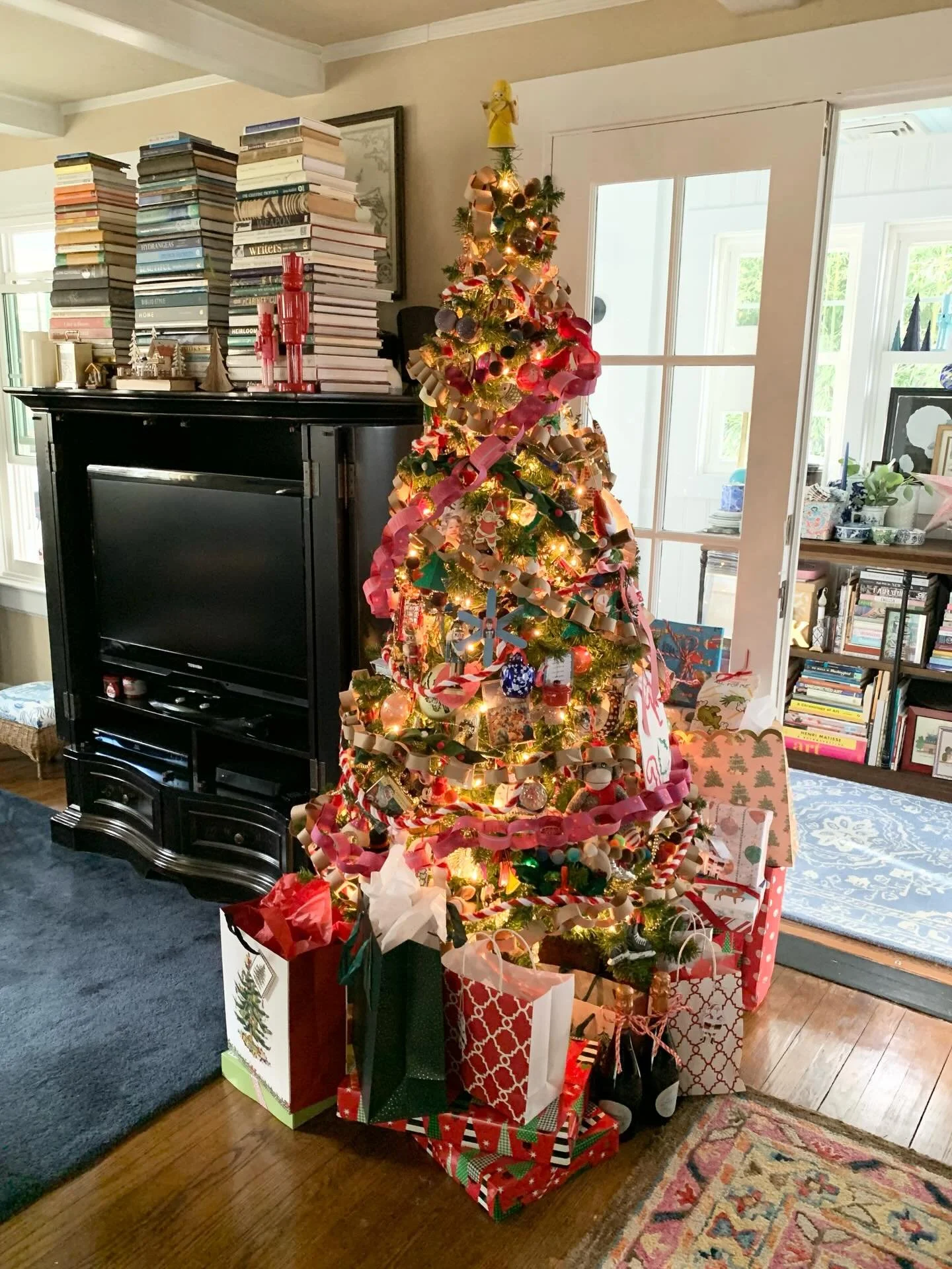 Happy Saturday for this months Group Share I&rsquo;m sharing our🎄I don&rsquo;t think anyone should be surprised to know there are 4 bins worth of ornaments on this little tree - including 70yr old Shiny Brites from my parents, a lifetime of Vacation