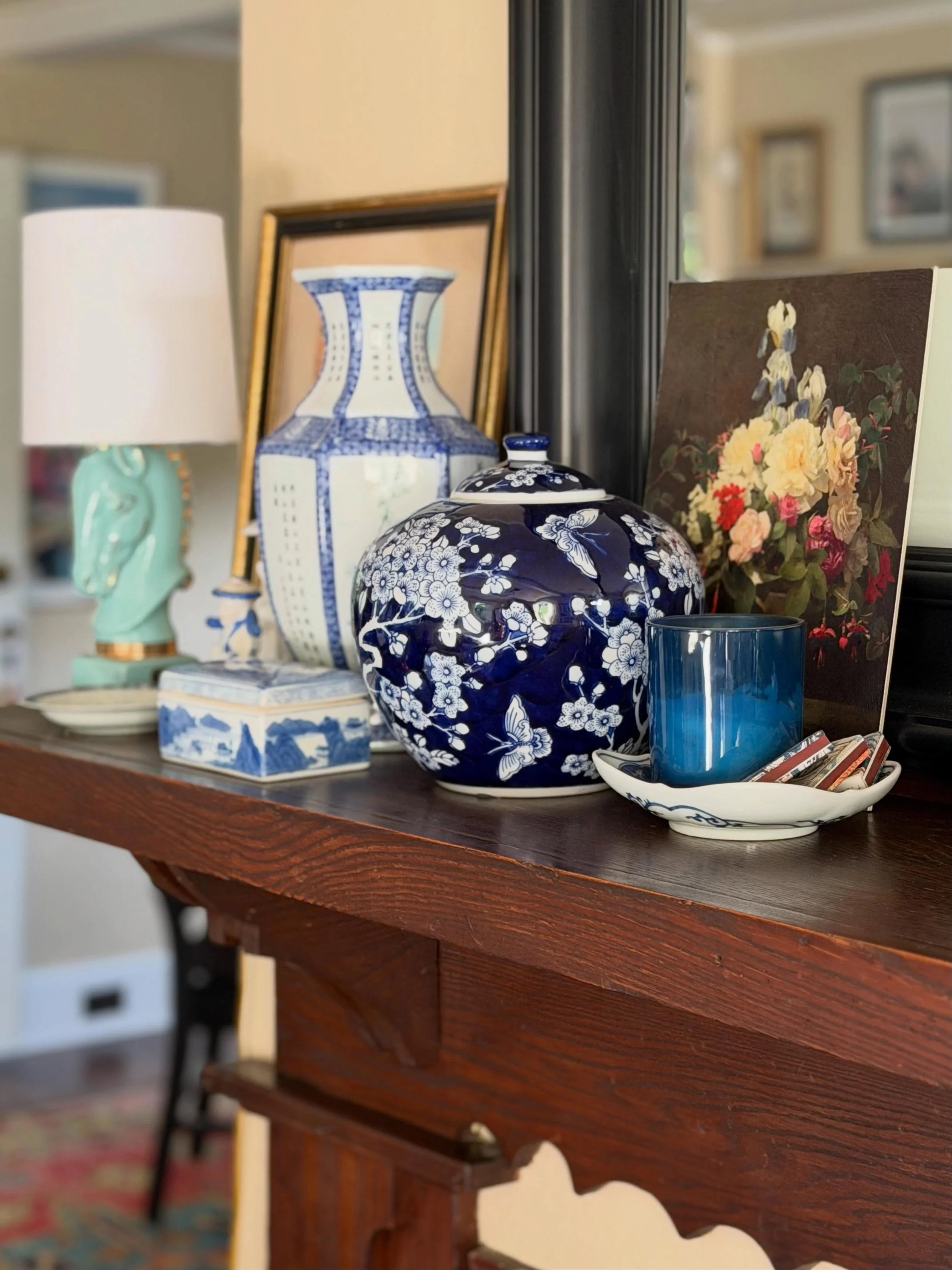 Friends for this month&rsquo;s #saynotoemptywalls share here&rsquo;s a peak at the Chalet&rsquo;s mantel. I do love how leaning art makes it so easy to swap pieces out. 
Do you ever lean art? 
&bull;
Monthly friends join me and share how they SayNoTo
